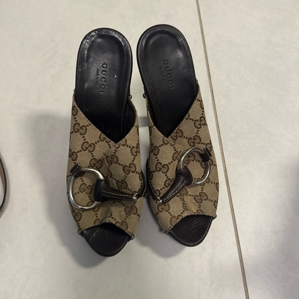 Gucci shoes only used once
